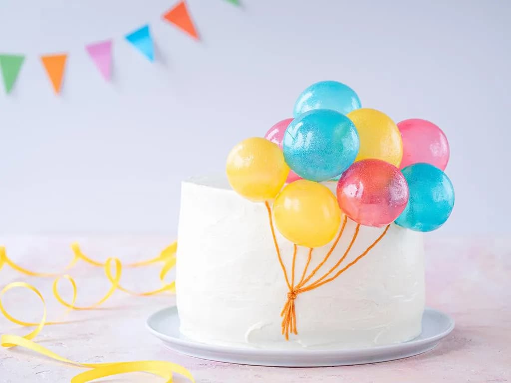 Ozdoby na tort jak zrobić samemu - proste sposoby na wyjątkowe dekoracje