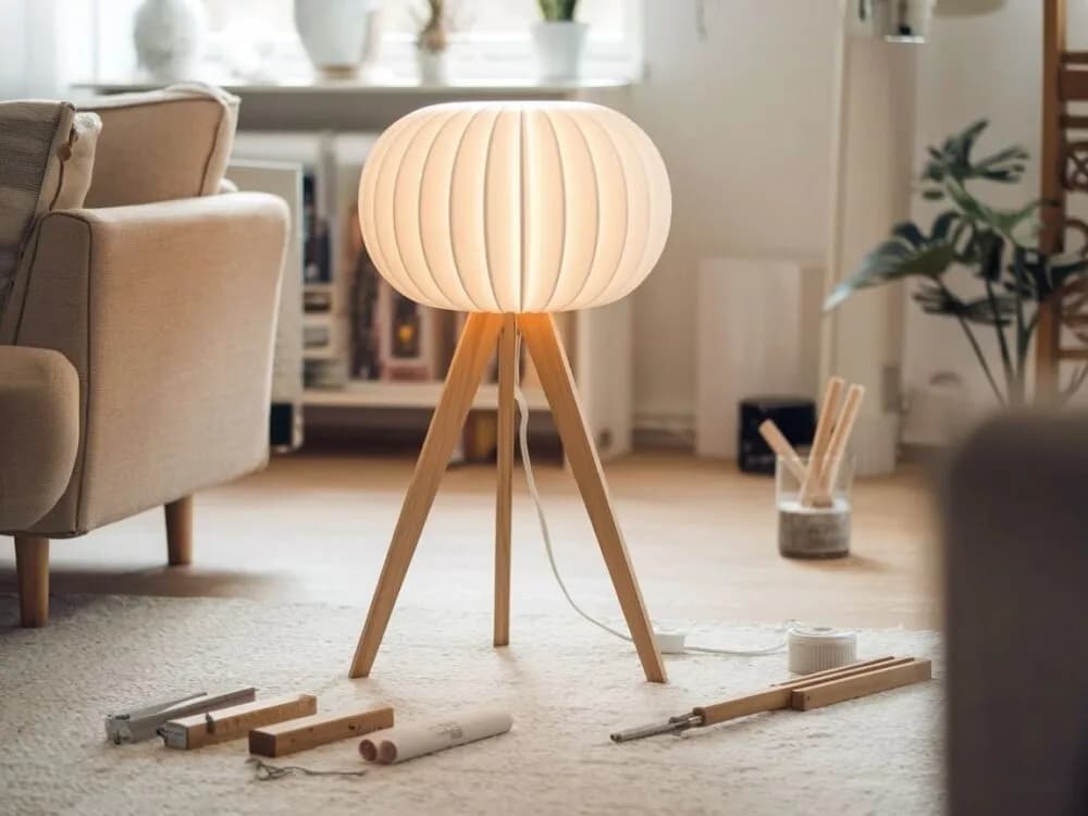 Stwórz unikalną lampę stojącą DIY: proste pomysły i materiały