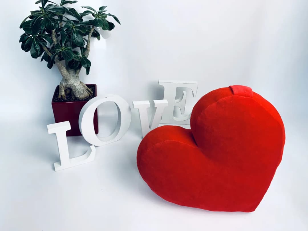 Jak uszyć poduszkę w kształcie serca - proste kroki i porady dla każdego