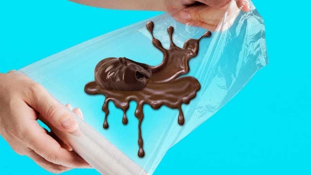 Jak zrobić ozdoby z czekolady, które oczarują Twoje wypieki