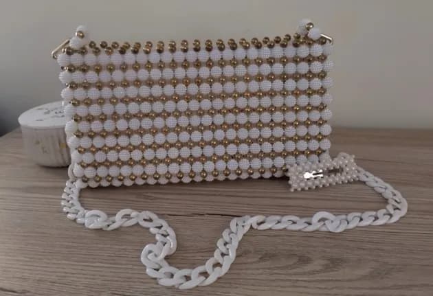 Jak stworzyć unikalną torebkę z koralików DIY – materiały i inspiracje