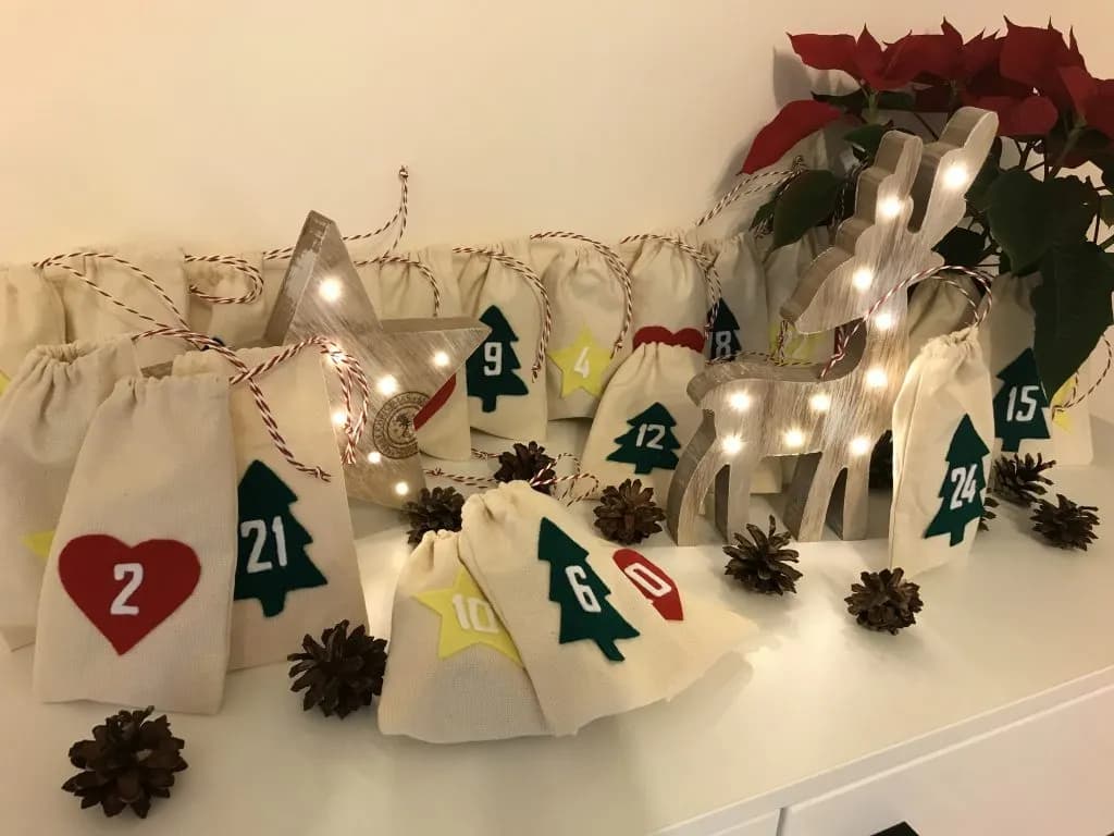 Jak uszyć kalendarz adwentowy – krok po kroku do wyjątkowej dekoracji