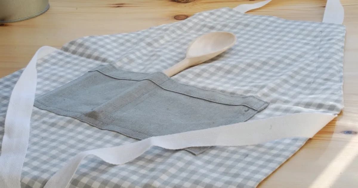 Jak uszyć fartuszek kuchenny dla dziecka – proste kroki i porady